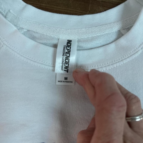 Charleston Sweatshirt Womens M White Collegiate Preppy Coastal‎ Minimalist - Picture 4 of 8